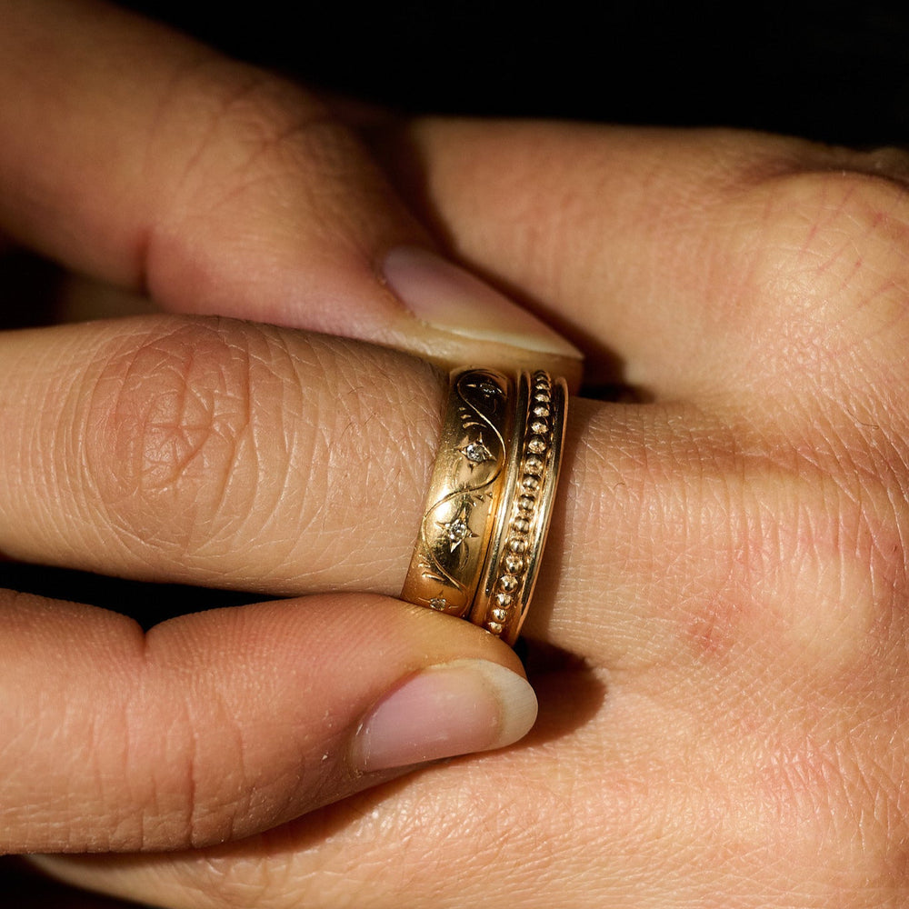 
                      
                        VINTAGE Engraved Wedding Band with Diamonds
                      
                    