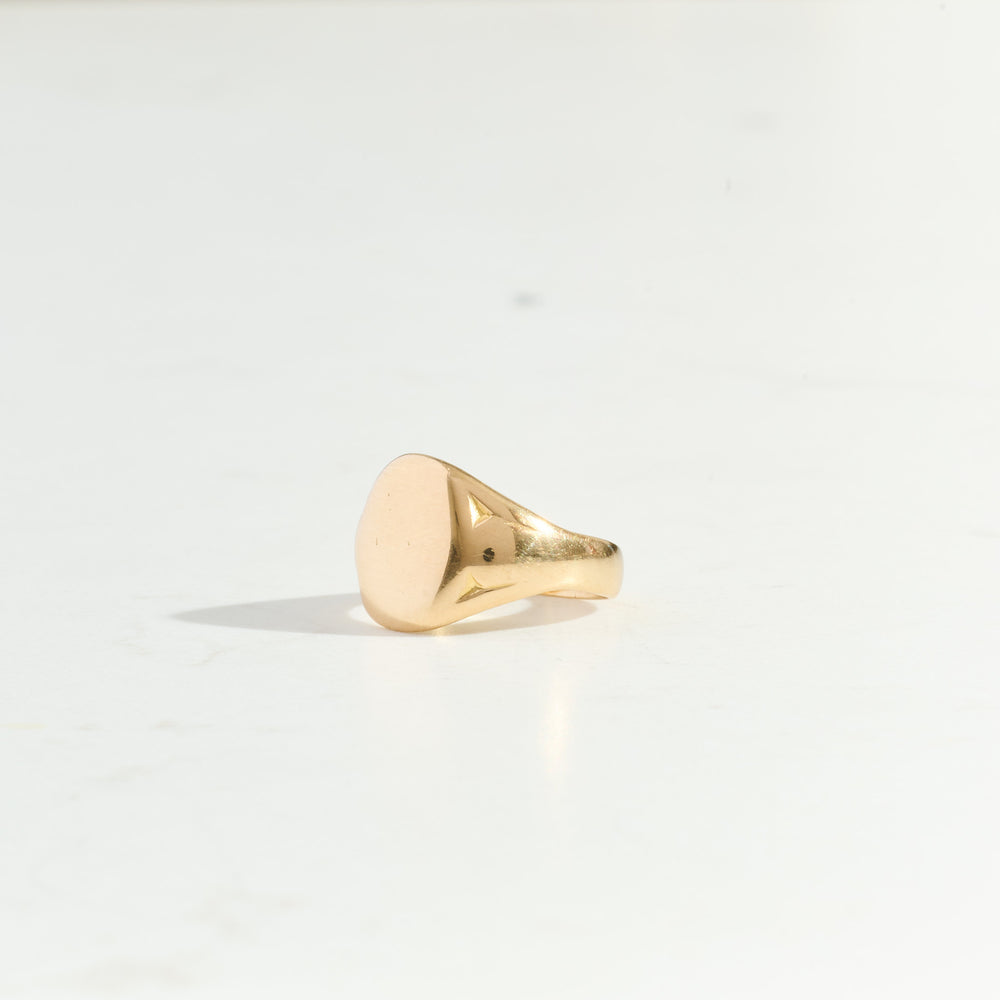 Antique Signet Ring | 18k Gold